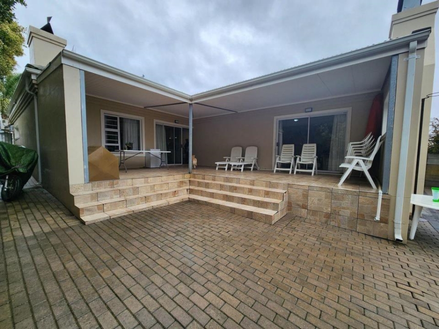 4 Bedroom Property for Sale in Panorama Western Cape